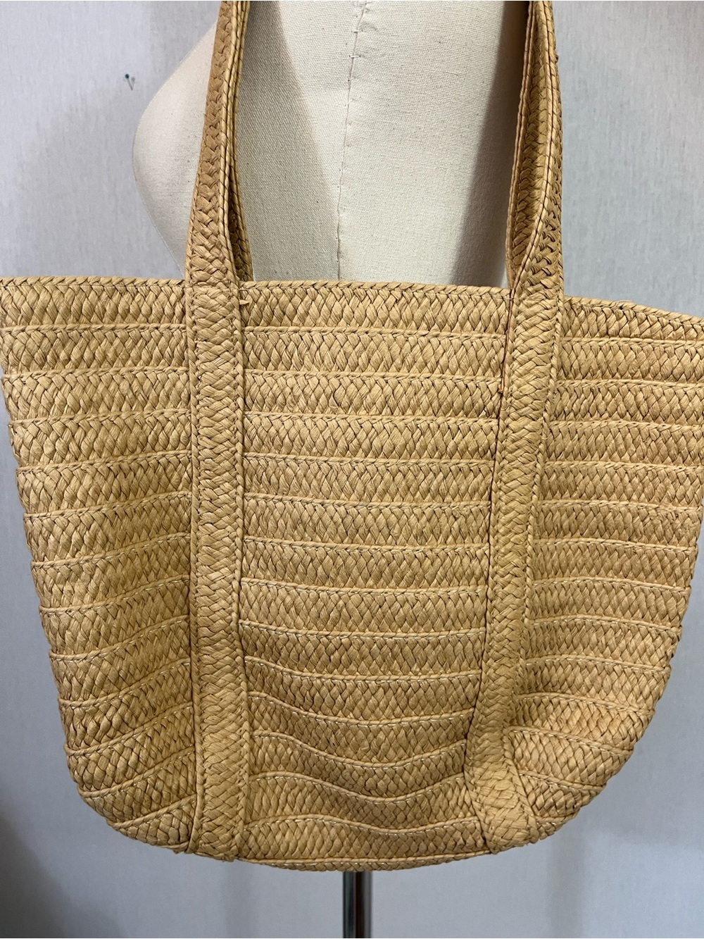 Draper James Woven Straw Tote Bag in Natural Tan beach vacay resort